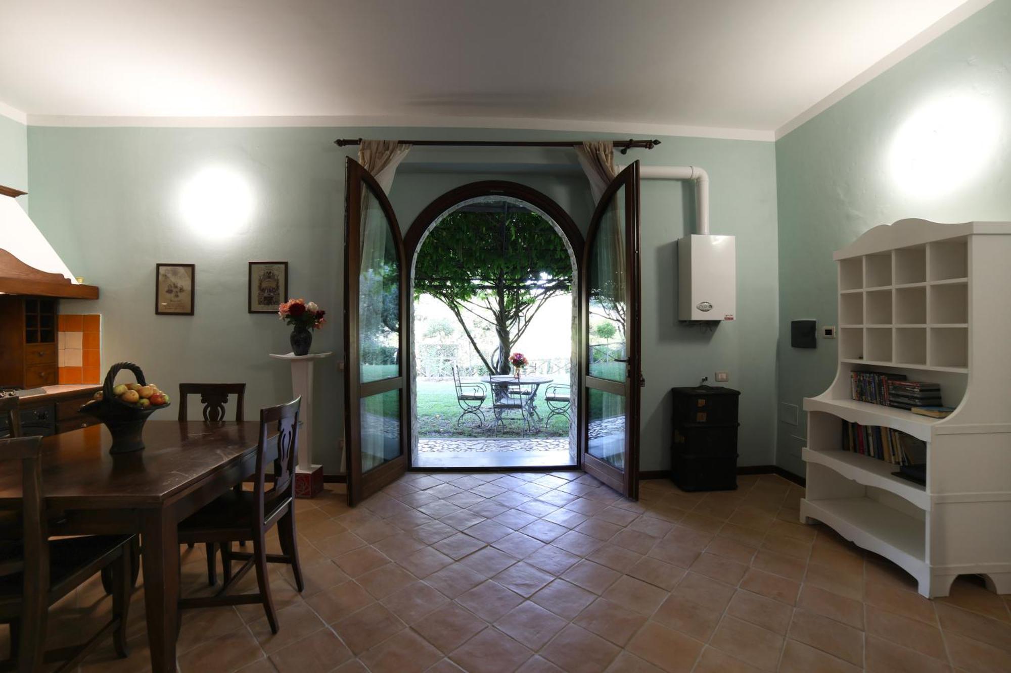 Aparthotel Ht Castello Di Campolongo Valfabbrica Exterior foto