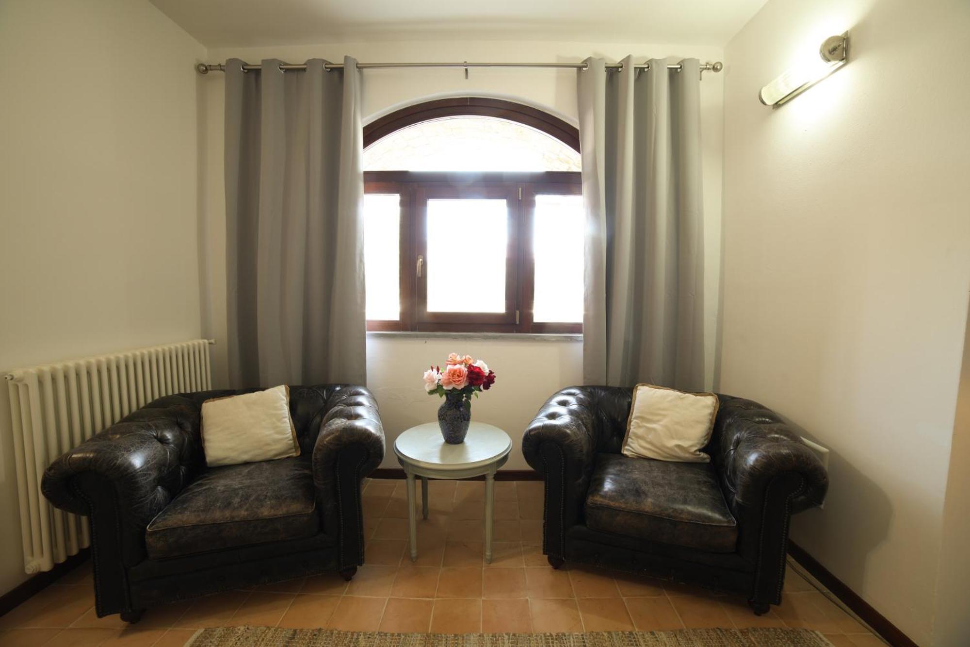 Aparthotel Ht Castello Di Campolongo Valfabbrica Exterior foto