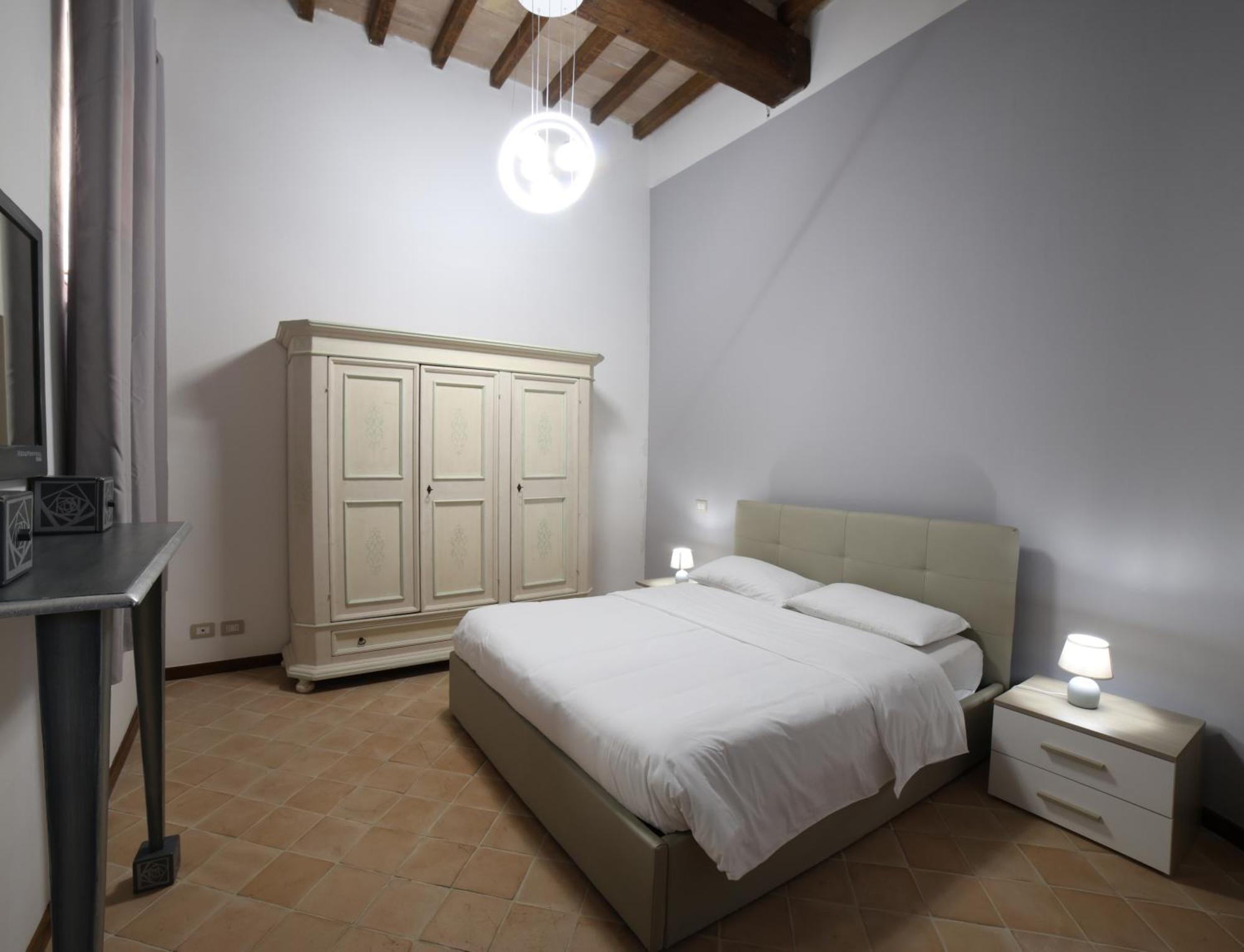 Aparthotel Ht Castello Di Campolongo Valfabbrica Exterior foto