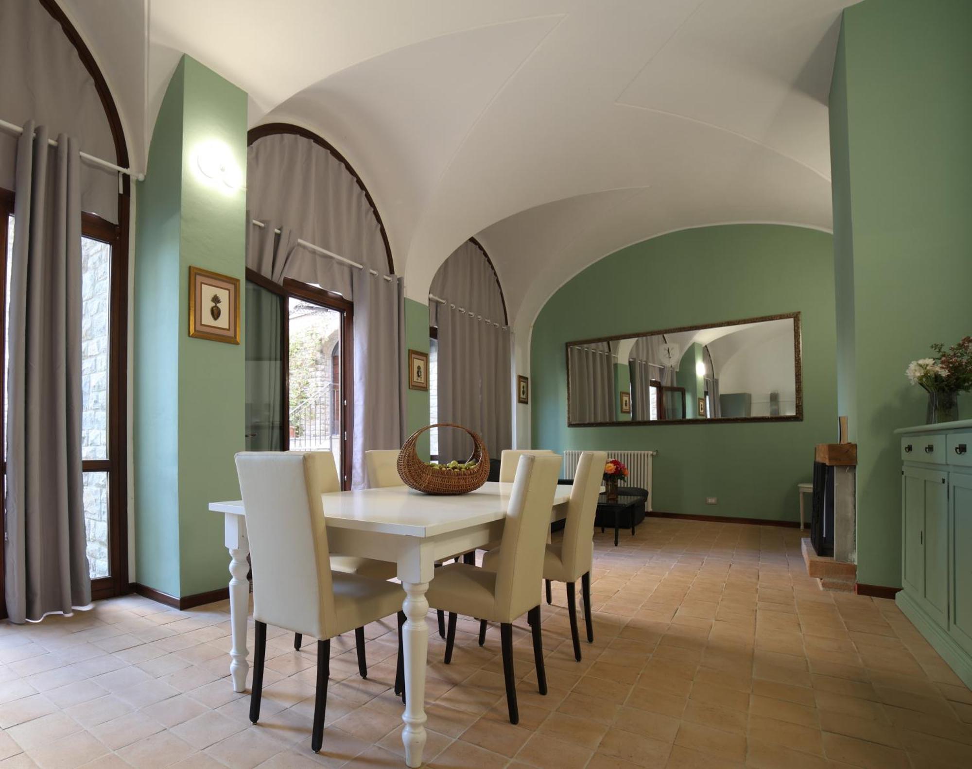 Aparthotel Ht Castello Di Campolongo Valfabbrica Exterior foto